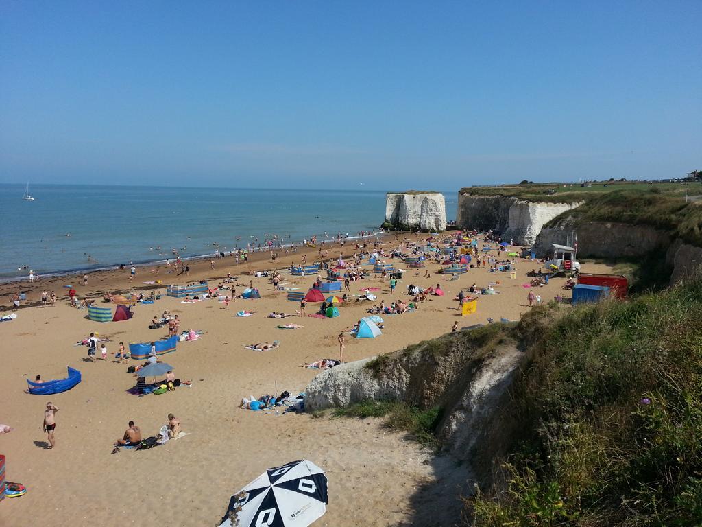 The Warwick Guest House Margate Exterior photo